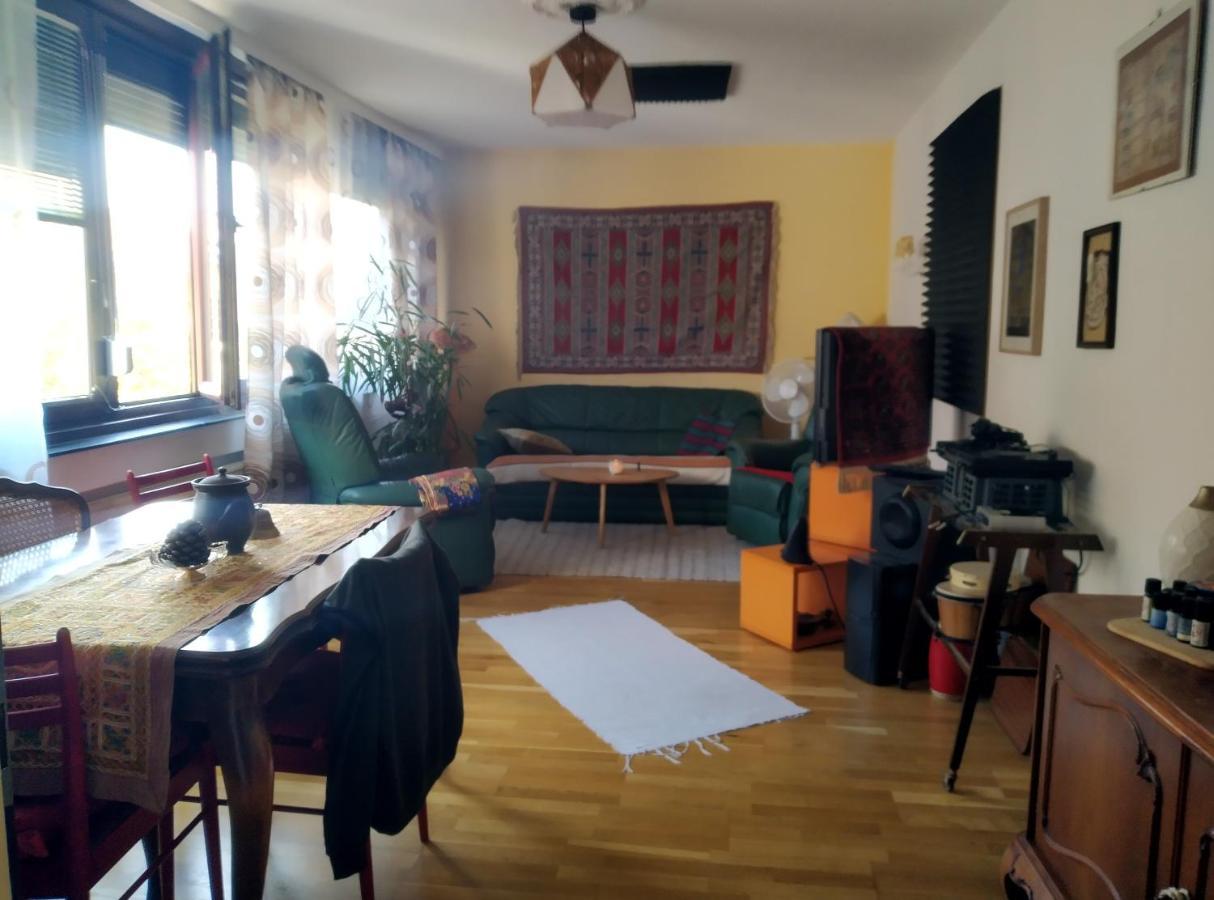 Nettes Apartment Im 14Ten Bezirk In Wien Exterior photo
